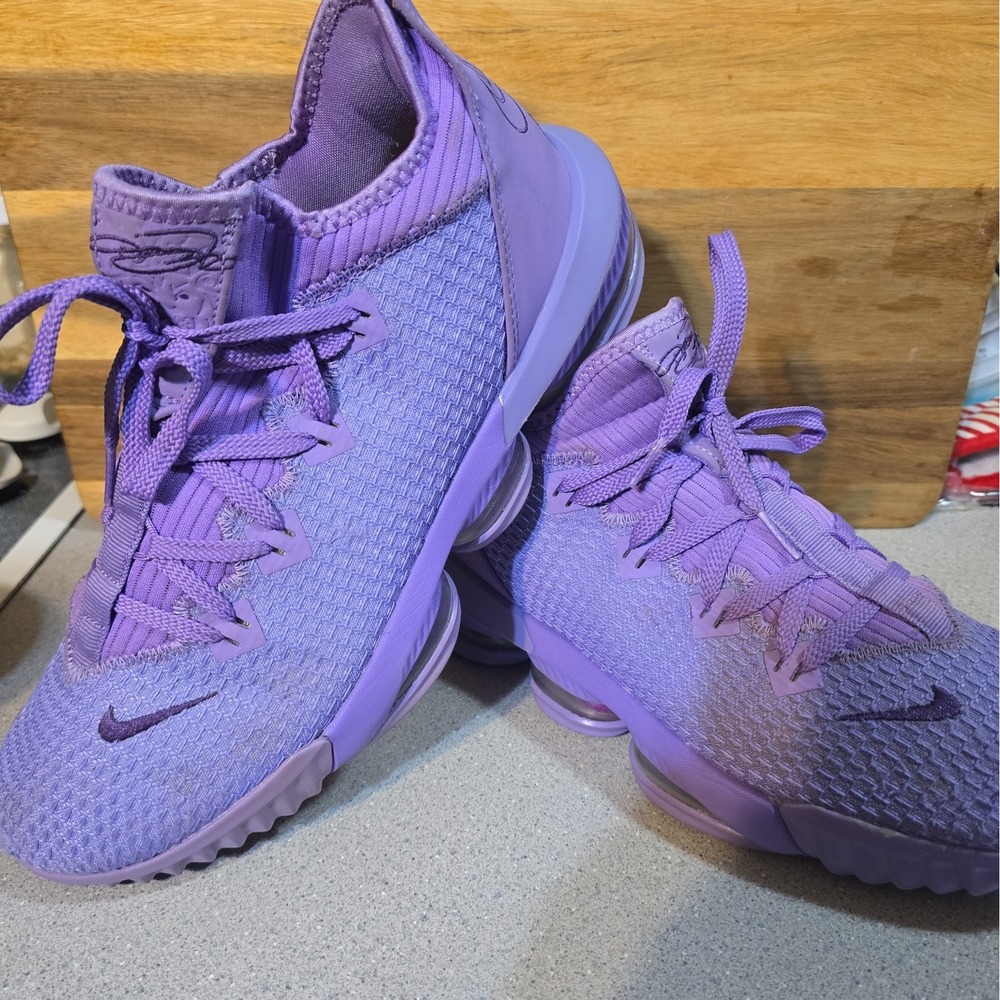 Nike LeBron 16 Low Lakers Purple Men's Basketball shoes size 10.5